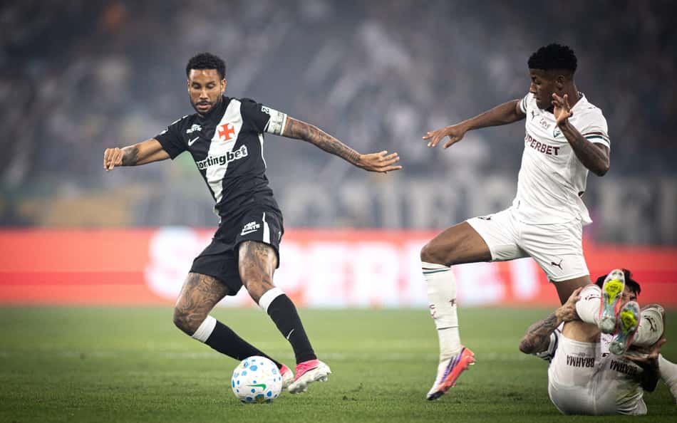Jair em ação em Vasco x Fluminense