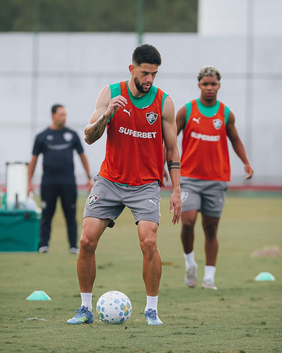 Jemmes em ação em treino do Fluminense