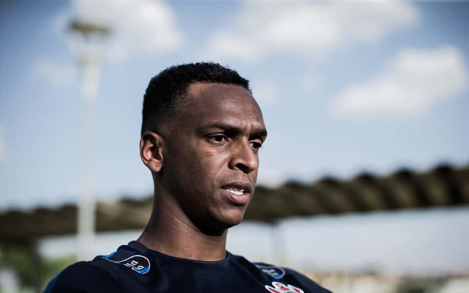 Jô com a camisa d Corinthians no CT Joaqui Grava