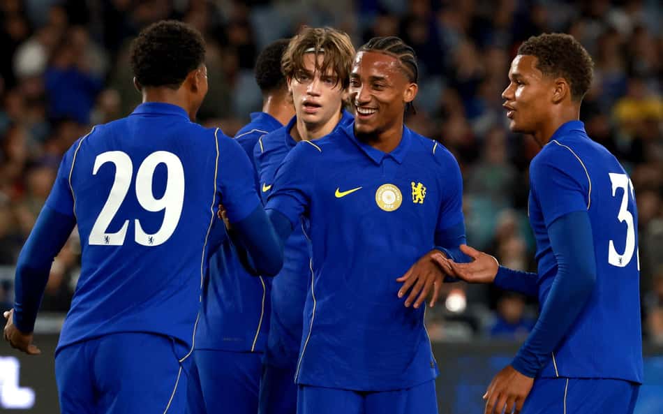 João Pedro comemorando em amistoso pelo Chelsea