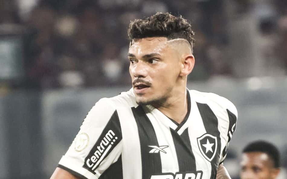 Jogador assinou um contrato até o fim da atual temporada (Foto: Rodrigo Ferraz/Zimel Press/) Esportes)