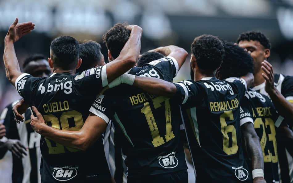 Jogadores do Atlético comemoram gol sobre o Gremio (Foto: Pedro Souza / Atlético)