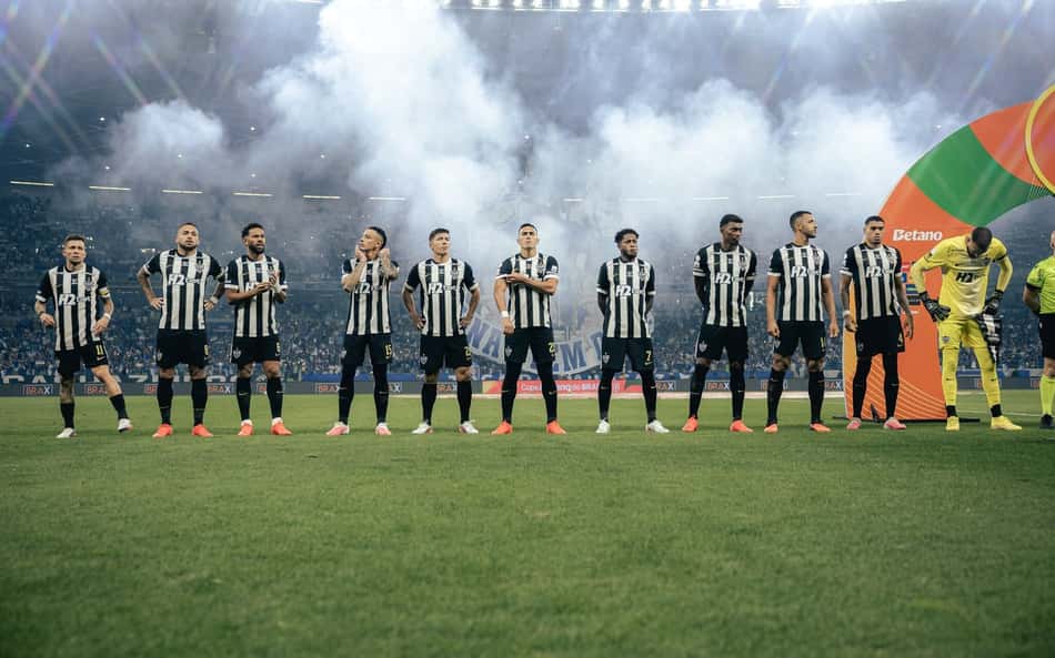 Jogadores do Atlético no clássico contra o Cruzeiro (Foto: Pedro Souza / Atlético)