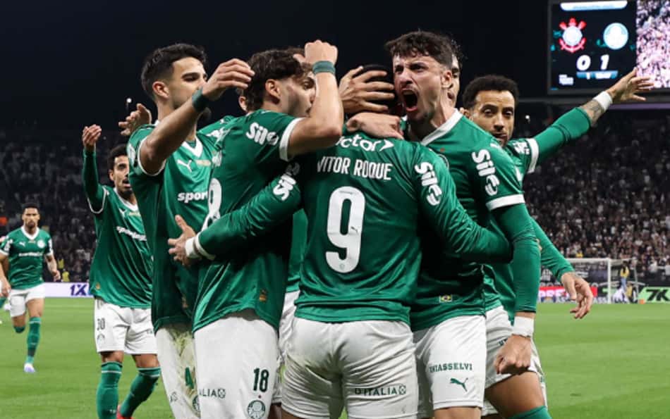 Jogadores do Palmeiras comemoram gol marcado
