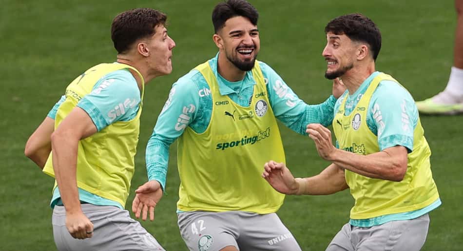 Jogadores do Palmeiras durante treino na Academia de Futebol