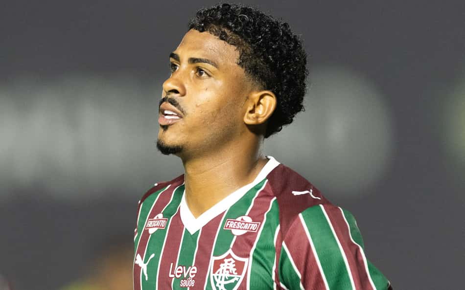 John Kennedy, do Fluminense, recebeu alta hospitalar