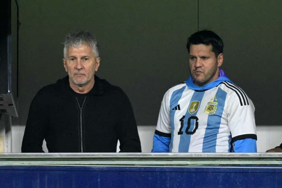 Jorge Messi e Rodrigo Messi no camarote da Bombonera para o jogo entre Argentina e Peru, em 2024