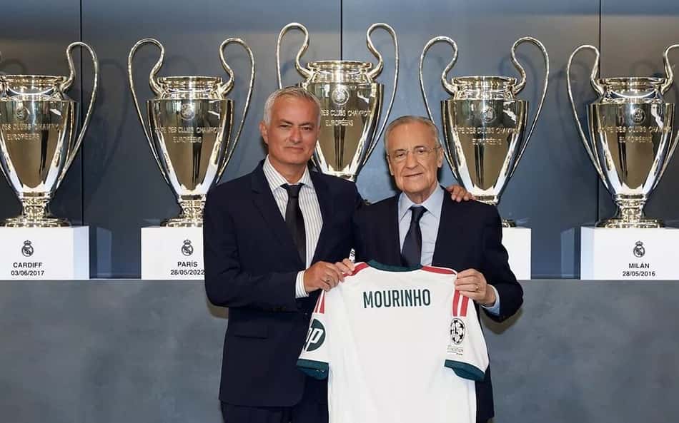 José Mourinho ao lado de Florentino Pérez em sua apresentação no Real Madrid