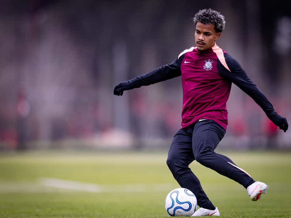Kaio César em ação pelo Corinthians no treino