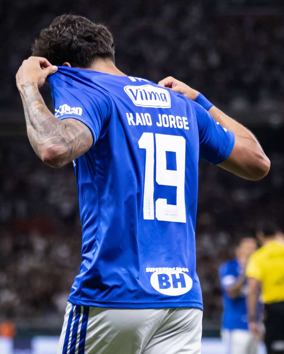 Kaio Jorge comemora gol em clássico