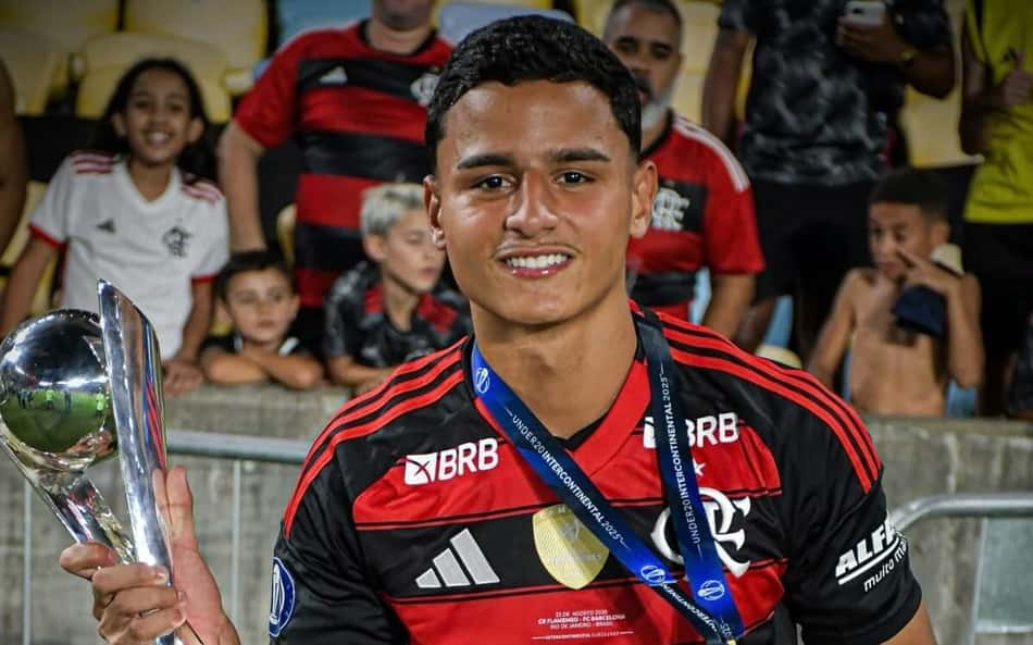 Kaio Nóbrega com a camisa do Flamengo
