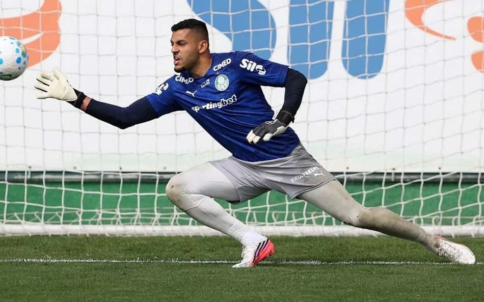 Kaique em treino pelo Palmeiras