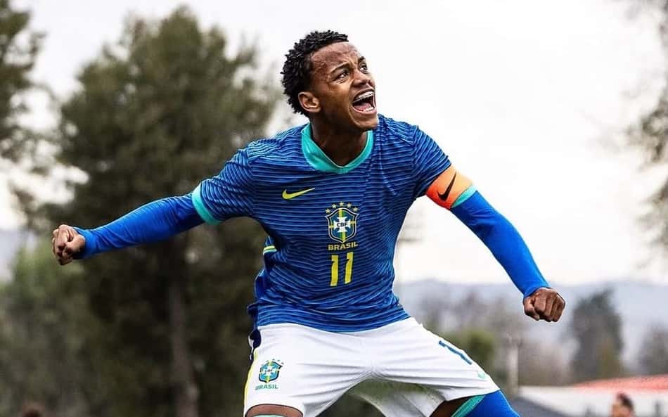 Kauã Pavuna em comemoração pela Seleção Brasileira Sub-15