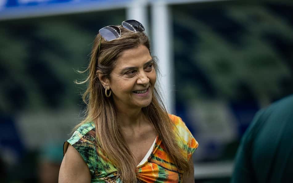 Leila Pereira, presidente do Palmeiras, sorrindo