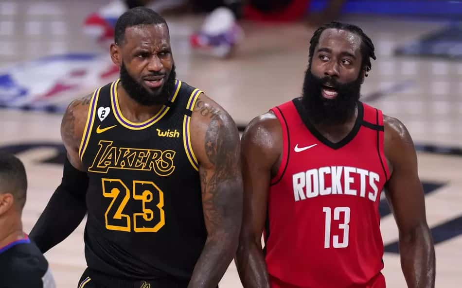 LeBron James e James Harden (Foto: Reprodução/ Mark J. Terrill / Associated Press)