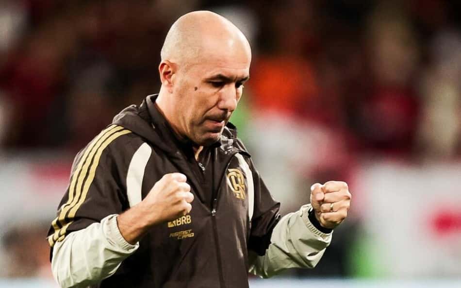 Leonardo Jardim comemora gol do Flamengo