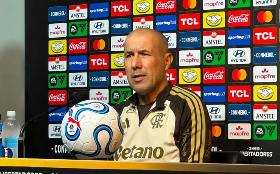 Leonardo Jardim concede entrevista coletiva pelo Flamengo