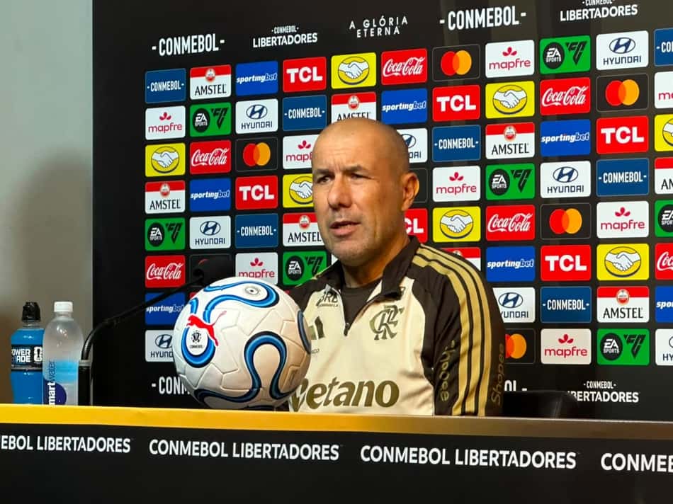 Leonardo Jardim concede entrevista coletiva pelo Flamengo