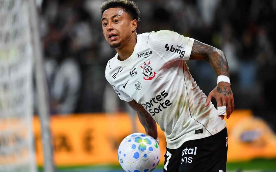 Jesse Lingard em ação durante partida do Corinthians