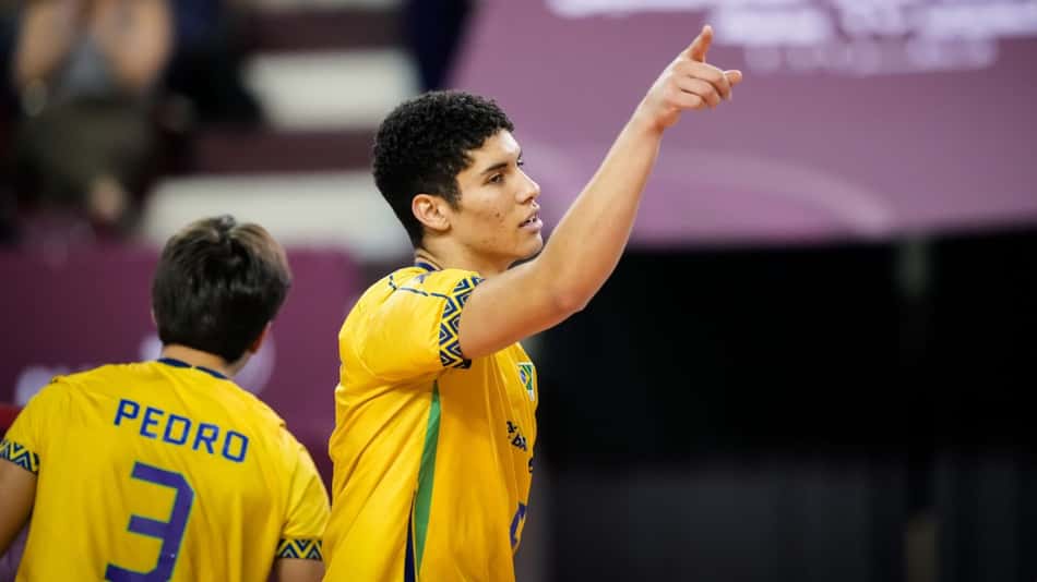 Lucas Abreu comemora ponto do Brasil no Mundial sub-17 (Foto: Divulgação/FIVB)