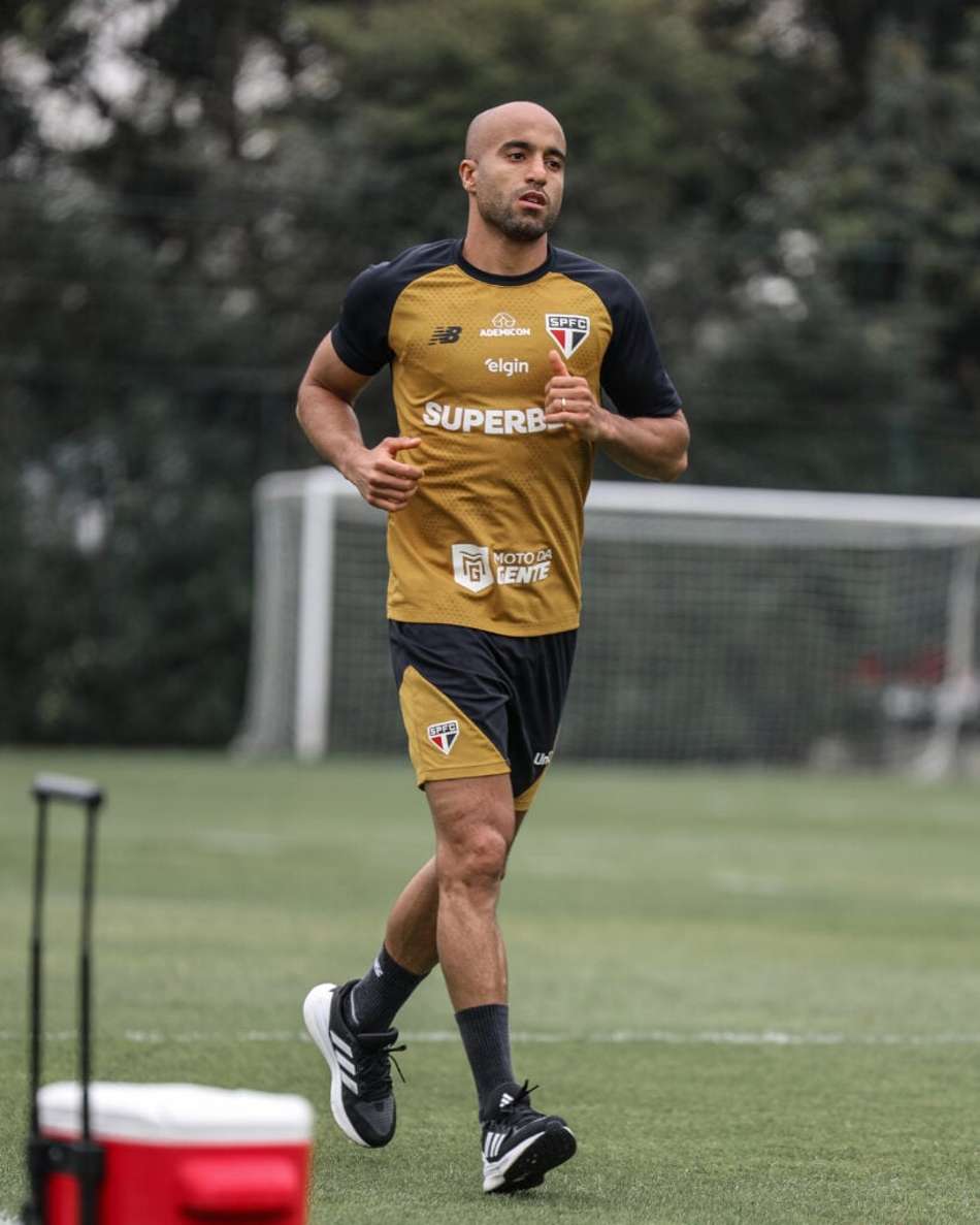 Lucas Moura correndo