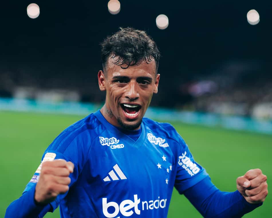 Lucho comemora vitória do Cruzeiro