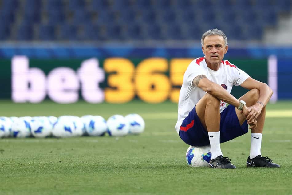 Luis Enrique em treino pelo PSG