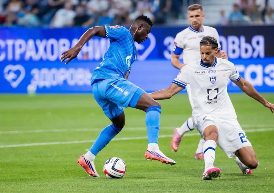 Luiz Henrique em campo pelo Zenit