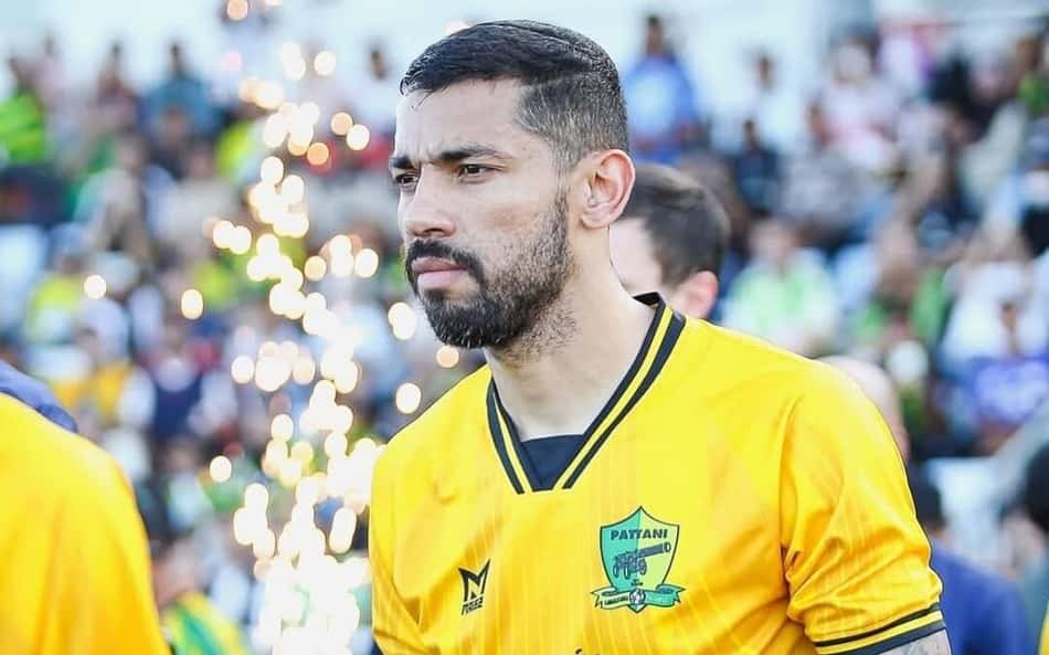 Campeão pelo Flamengo projeta sua estreia no futebol da Ásia