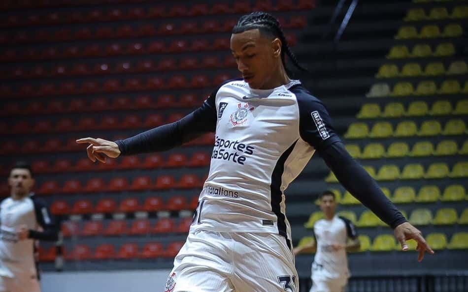 Maicon, ala do futsal do Corinthians