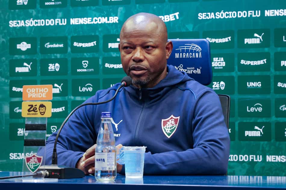 Marcão conversa com a imprensa após efetivação como técnico do Fluminense