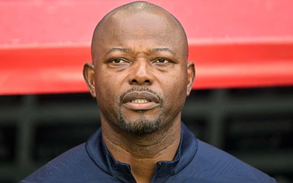 Marcão, técnico do Fluminense, à beira do campo no último jogo do Tricolor no Brasileirão