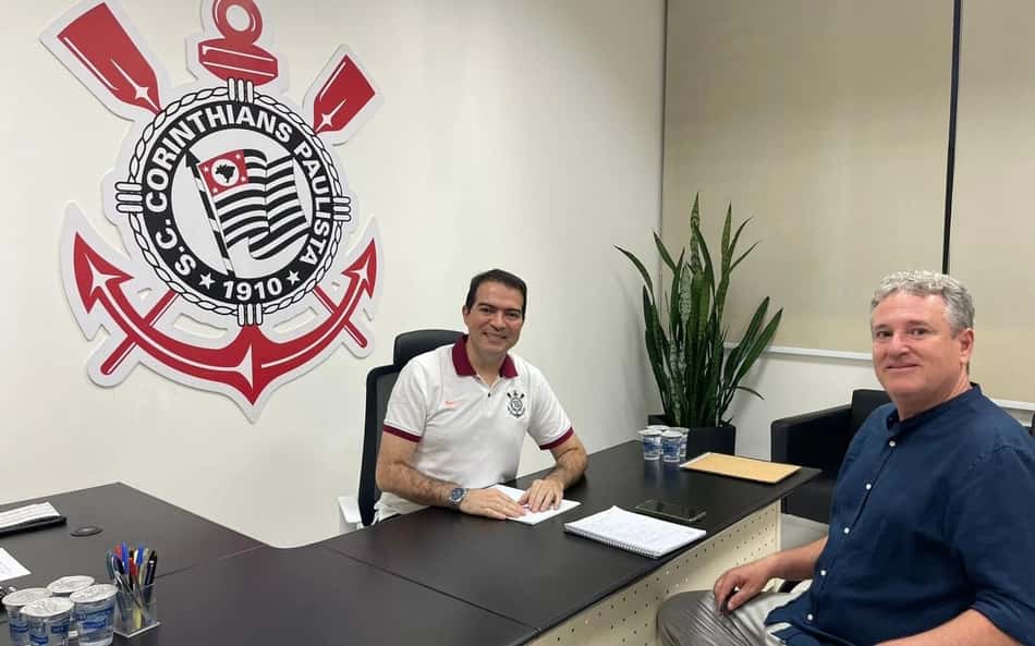 Marcelo Paz, executivo de futebol do Corinthians, e Erasmo Damiani