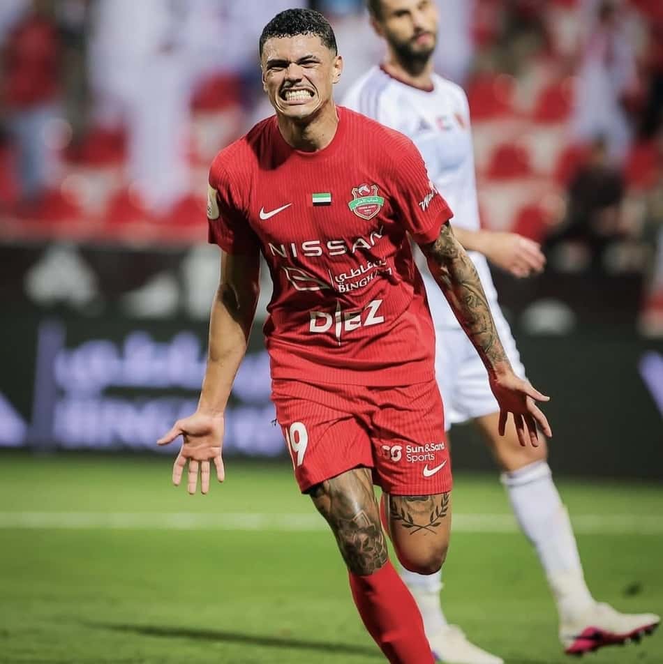 Mateusão celebra gol marcado pelo Shabab Al-Ahli