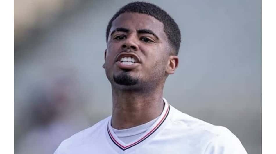 Matheus Ferreira com a camisa do São Paulo
