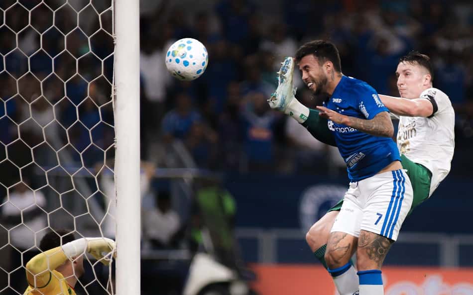 Veja gol de Cruzeiro x Chape: Matheus Henrique marca e sangra em campo
