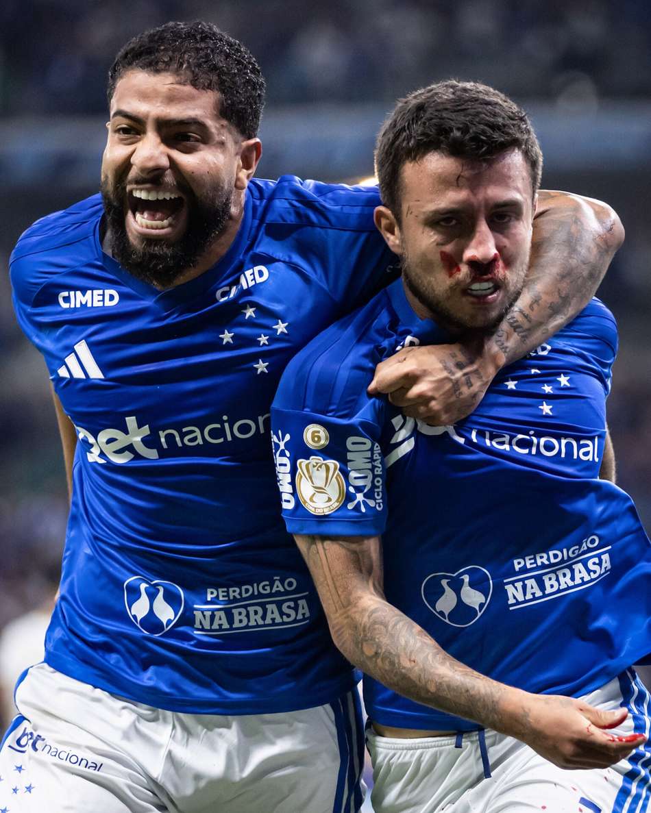 Matheus Henrique comemora ao lado de João Marcelo