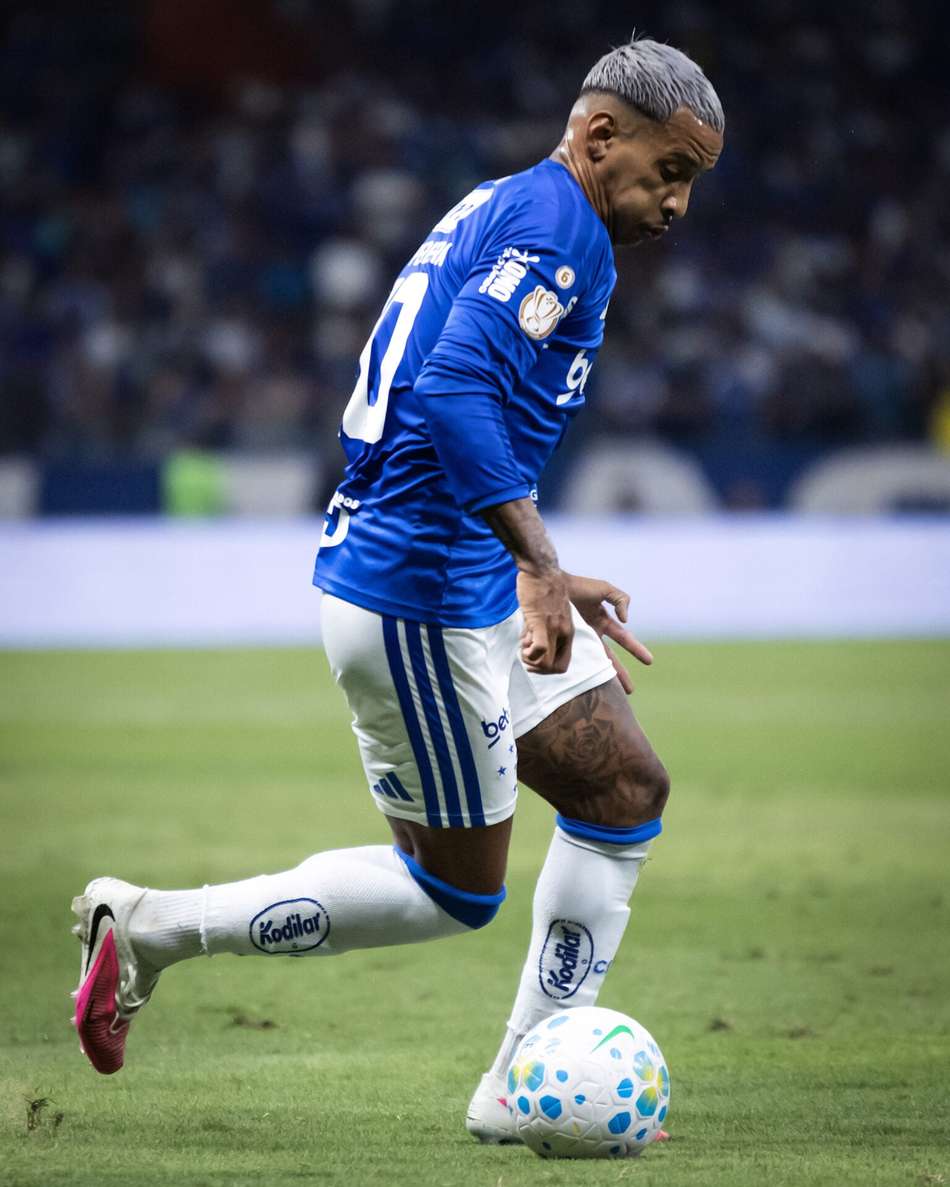 Matheus Pereira em clássico (Foto: Gustavo Aleixo/Cruzeiro) 