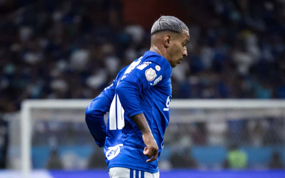 Matheus Pereira em clássico (Foto: Gustavo Aleixo/Cruzeiro)