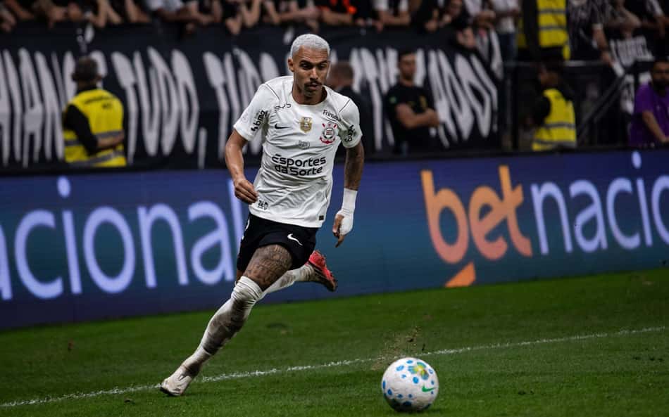Matheuzinho, do Corinthians, em jogo na Neo Química Arena