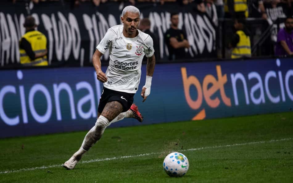 Matheuzinho, do Corinthians, em jogo na Neo Química Arena