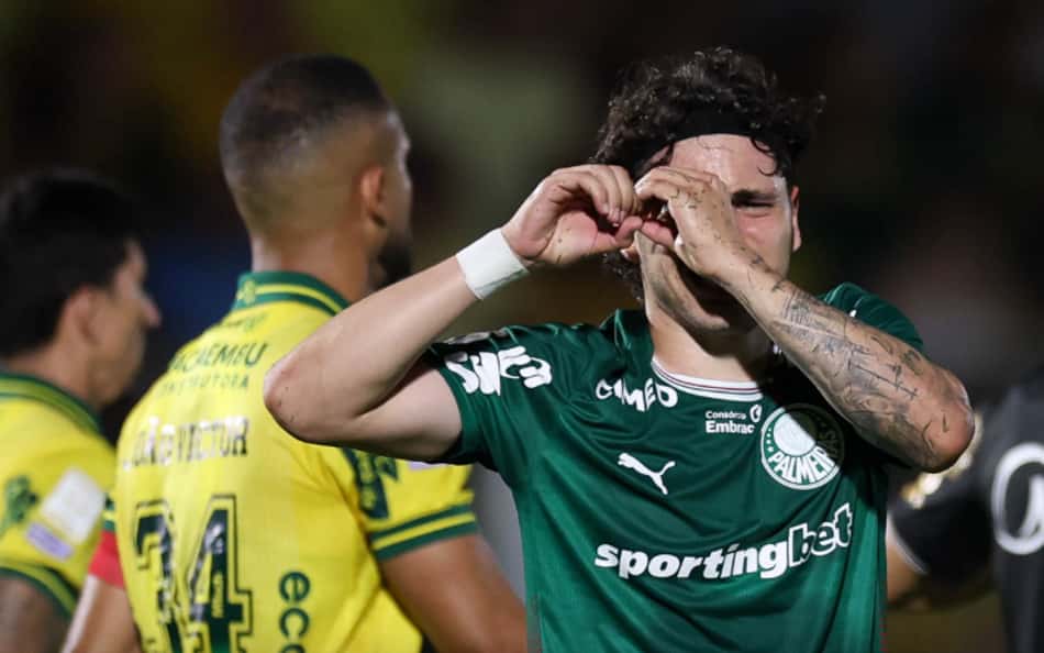 Mauricio comemora gol marcado pelo Palmeiras