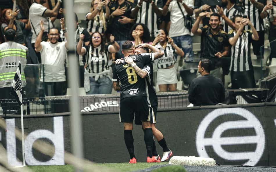 Maycon comemora gol x Bragantino (Foto: Pedro Souza / Atlético)