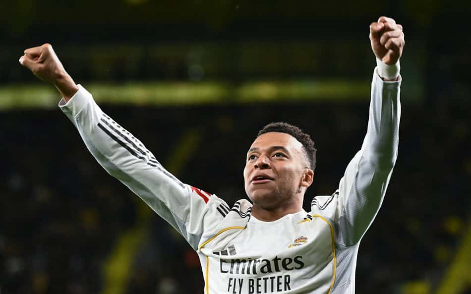 Mbappé comemora gol do Real Madrid sobre o Villarreal, pela La Liga