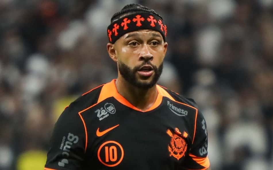 Memphis Depay em ação pelo Corinthians