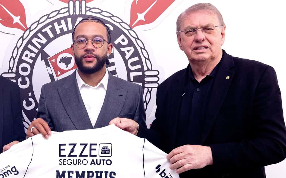 Memphis e Stabile durante anúncio de renovação