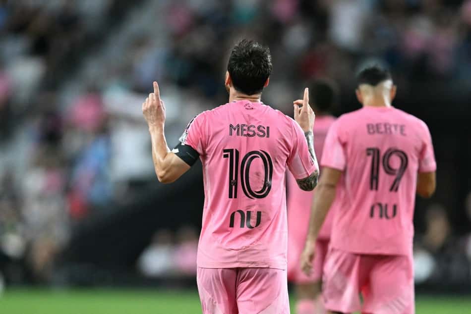 Messi comemora um de seus gols na goleada do Inter Miami