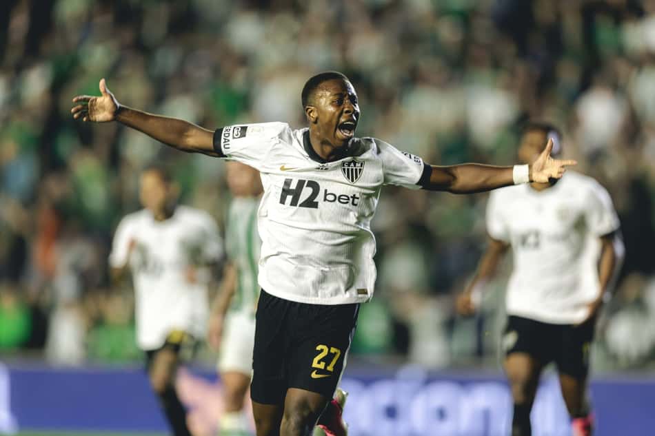 Minda comemora gol (Foto: Pedro Souza / Atlético)