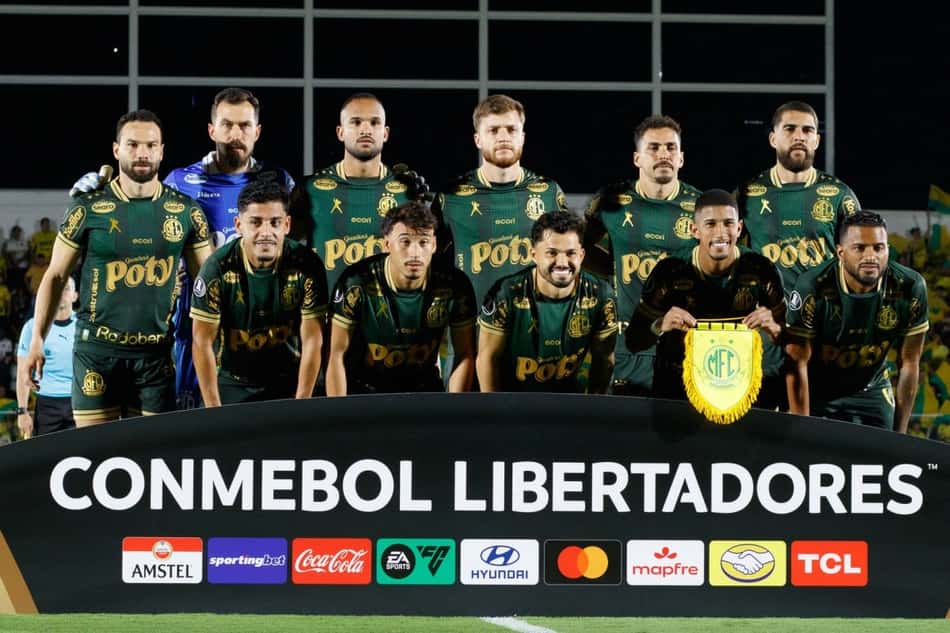 Jogadores do Mirassol para a partida contra o LDU pelo jogo de ida das oitavas de final da Libertadores 