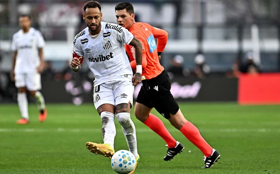 Neymar em ação no Vasco e Santos pelo Campeonato Brasileiro